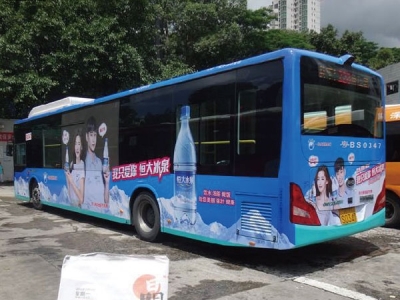 深圳393路公交车身广告